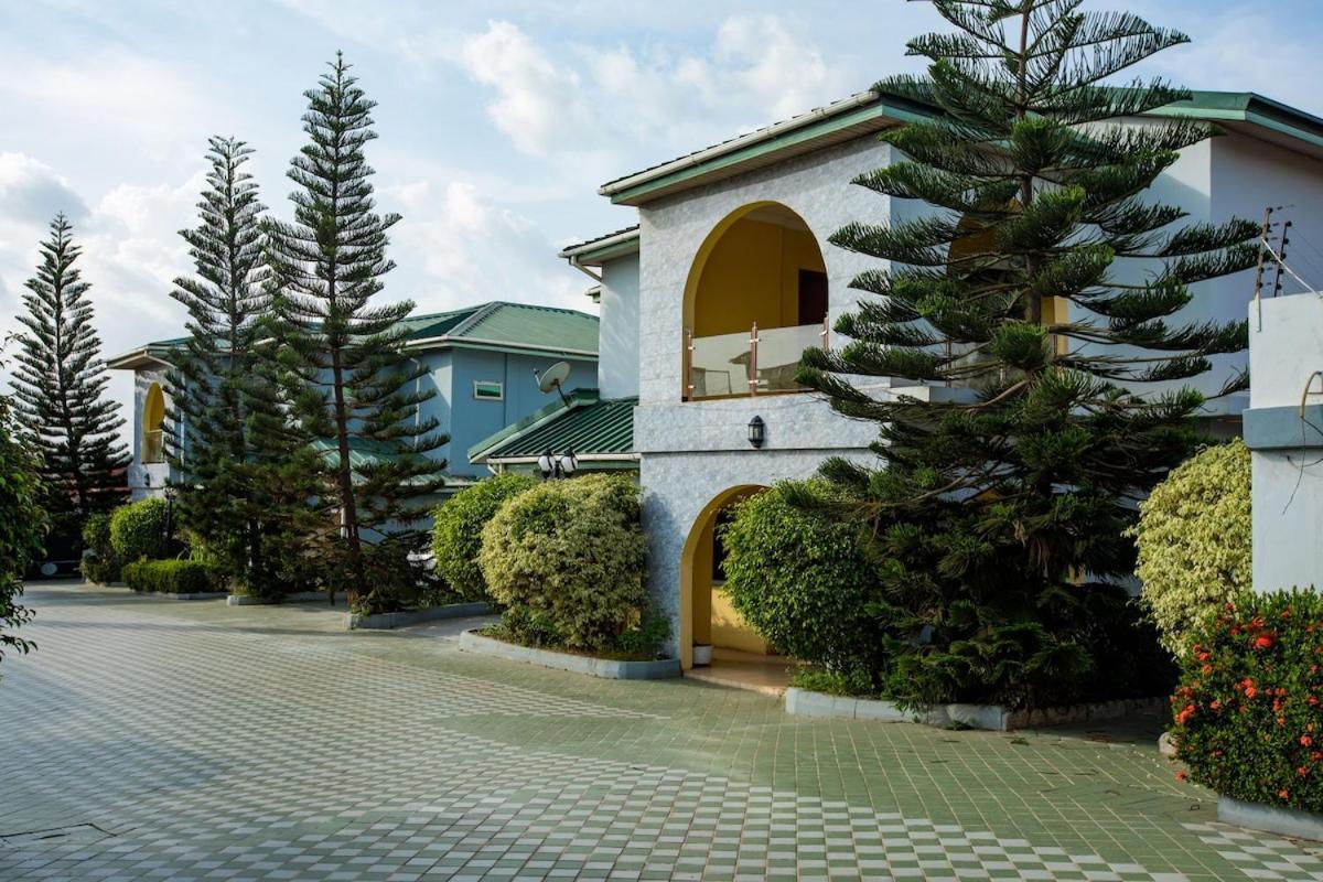 אקרה Takako Court Luxury Houses & Apartments, East Legon מראה חיצוני תמונה